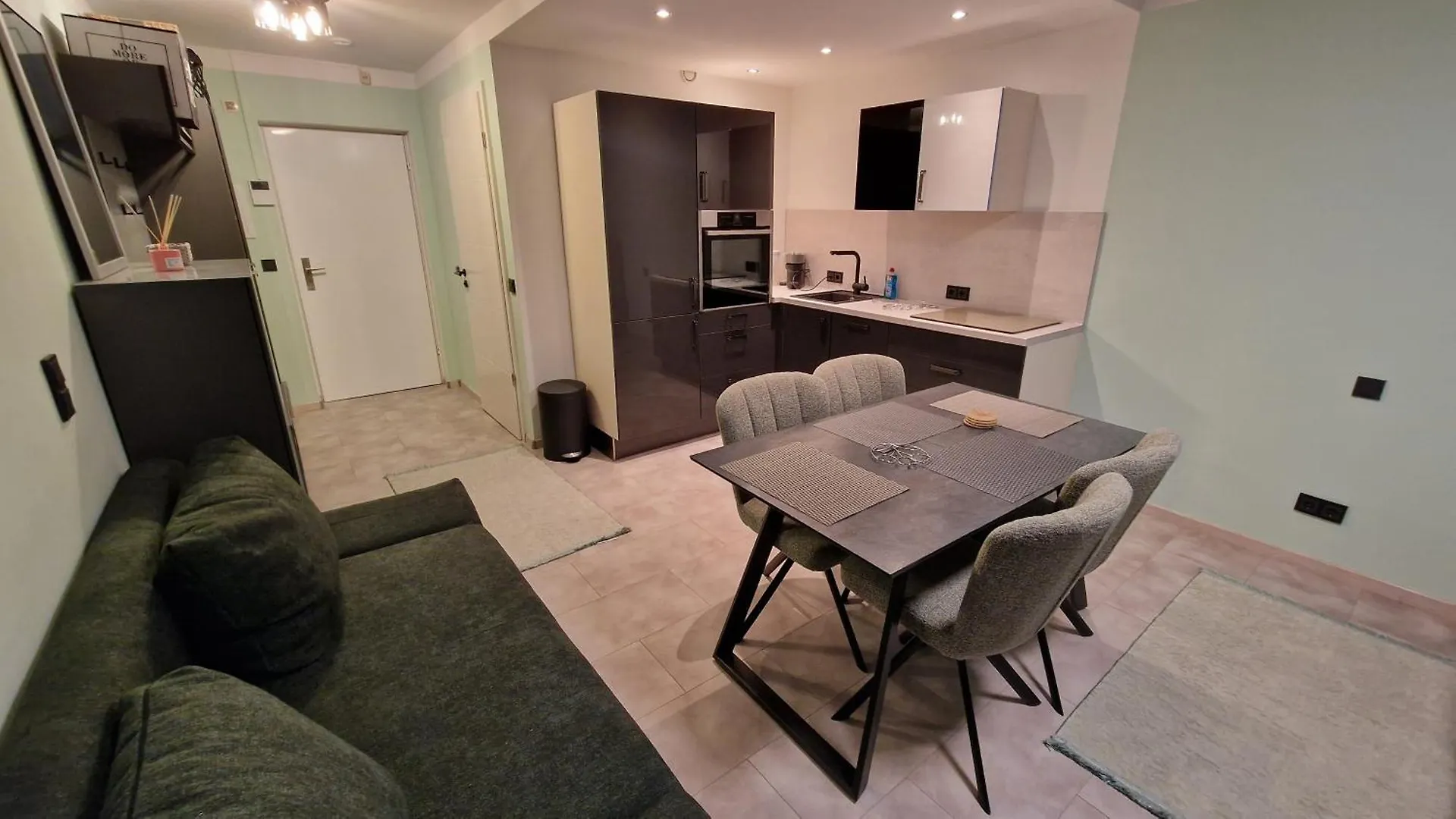 Leopold206 Urban Flair Apartment Munich